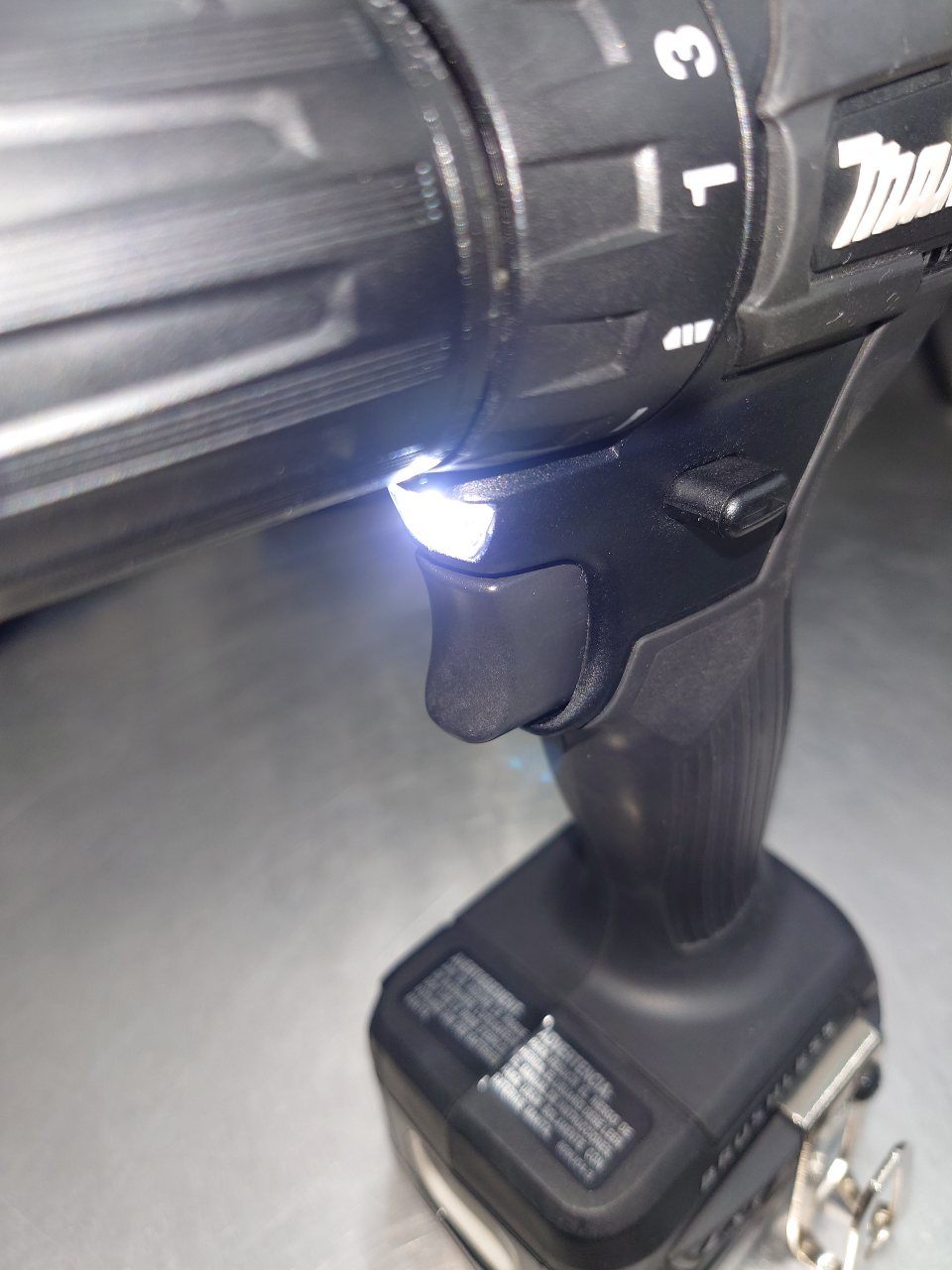 Makita　マキタ　18V充電式ドライバドリル（USAモデル）　XFD11ZB　囗T巛