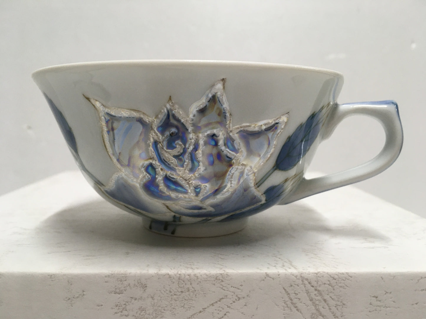 ※送料無料※ 有田焼 田清窯 青ばらパール リンゴ型 ティーカップ&ソーサー 未使用品 囗G