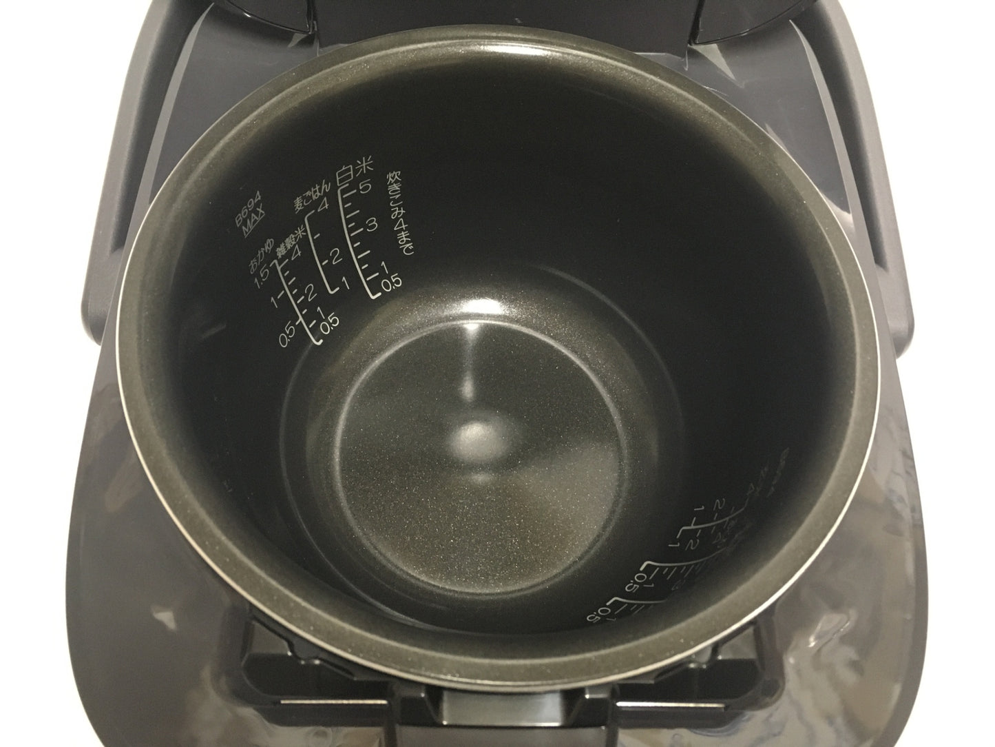 ※送料無料※ ZOJIRUSHI 圧力IH炊飯ジャー 極め炊き NW-WB10 5.5合炊き 2025年製 中古 囗G