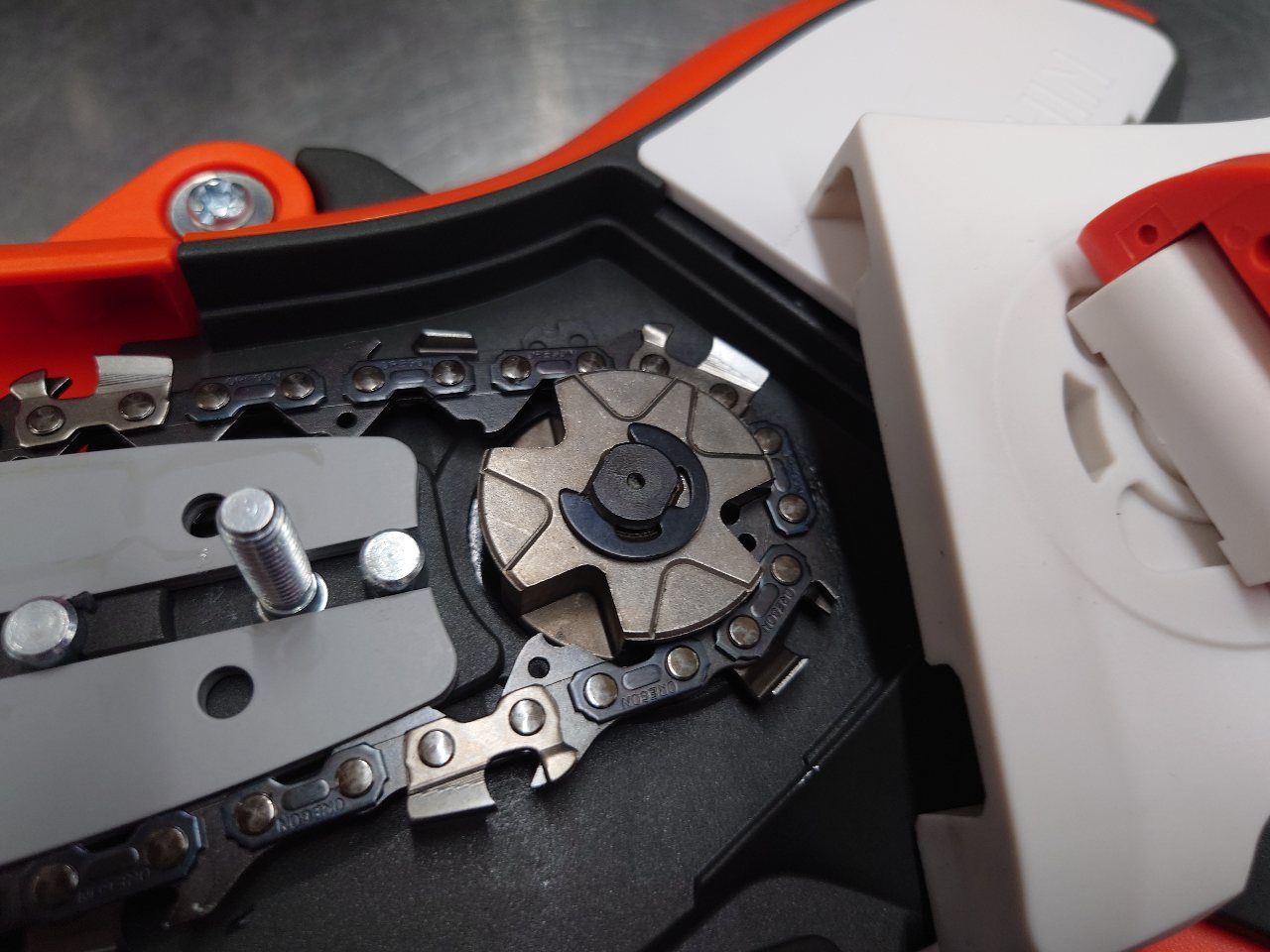 工進　KOSHIN　充電式ハンディチェーンソー　SHC-180N　囗T巛