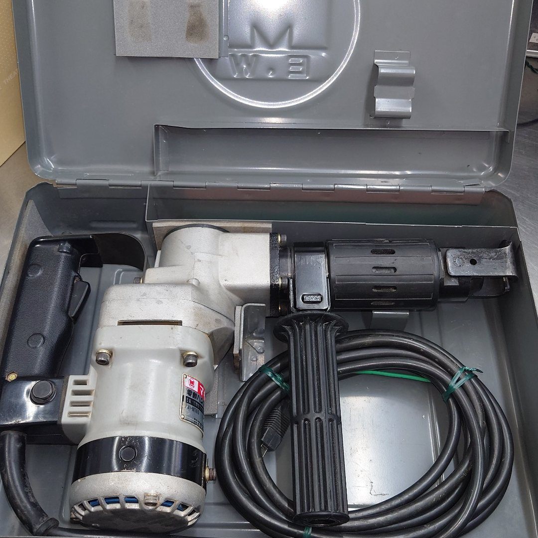 マキタ　Makita　電動ハンマ　HM0811　刃先付き　囗T巛