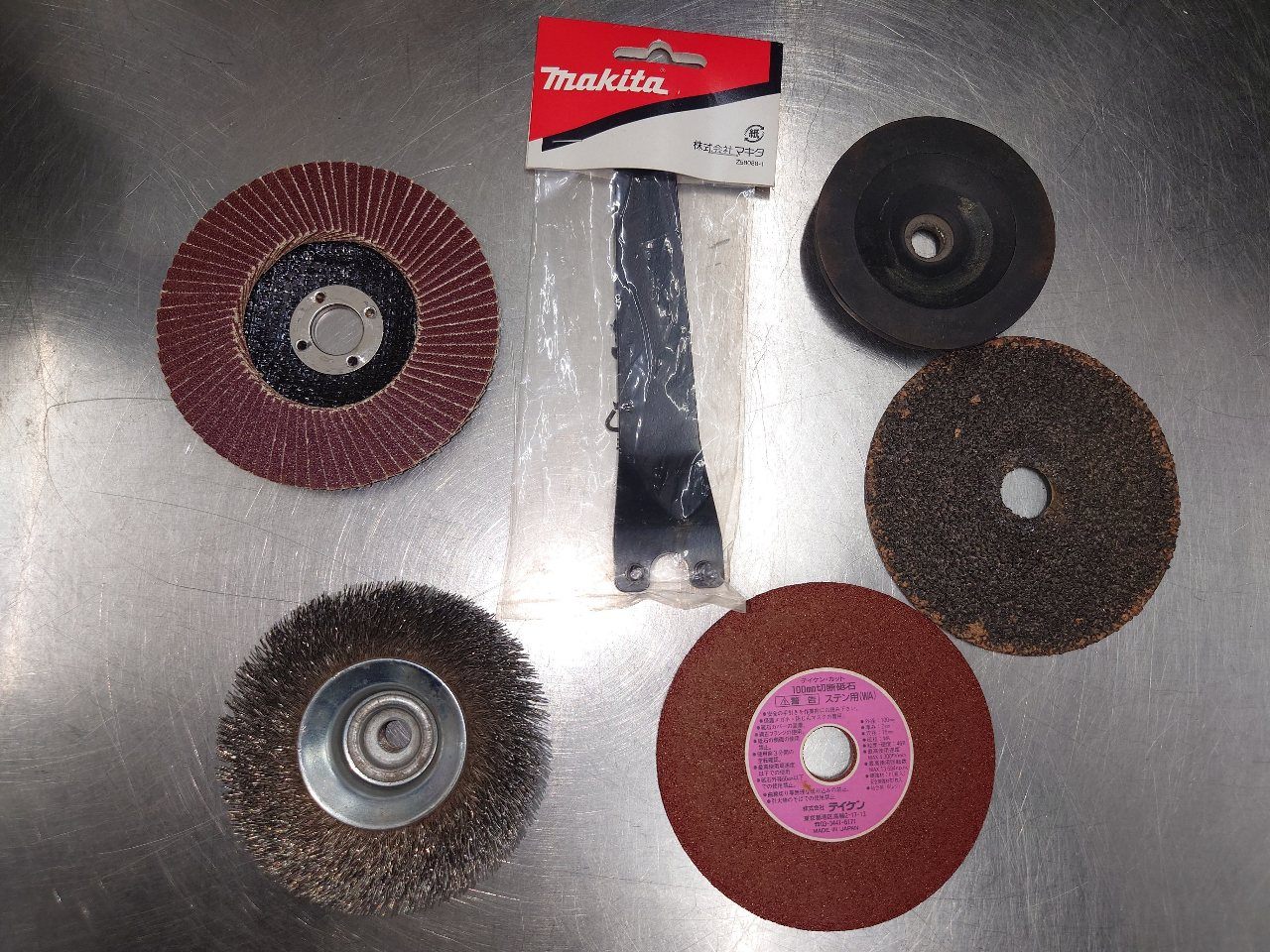 マキタ　Makita　100mm充電式ディスクグラインダ　GA412DZ　囗T巛