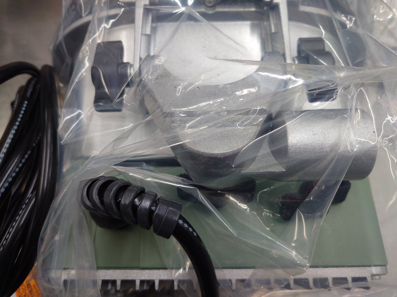 ハタヤ　HATAYA　メタルハライドライト　バイス取付タイプ　MLV-105KH　未使用品　囗T巛