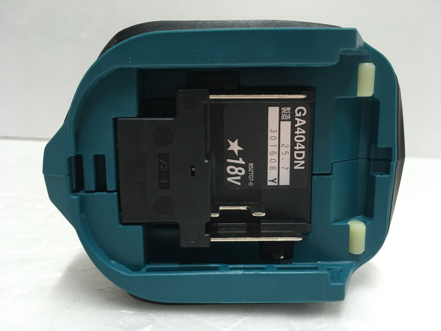 ※送料無料※ マキタ makita 100mm 充電式ディスクグラインダ GA404DZN 未使用相当 美品 囗G
