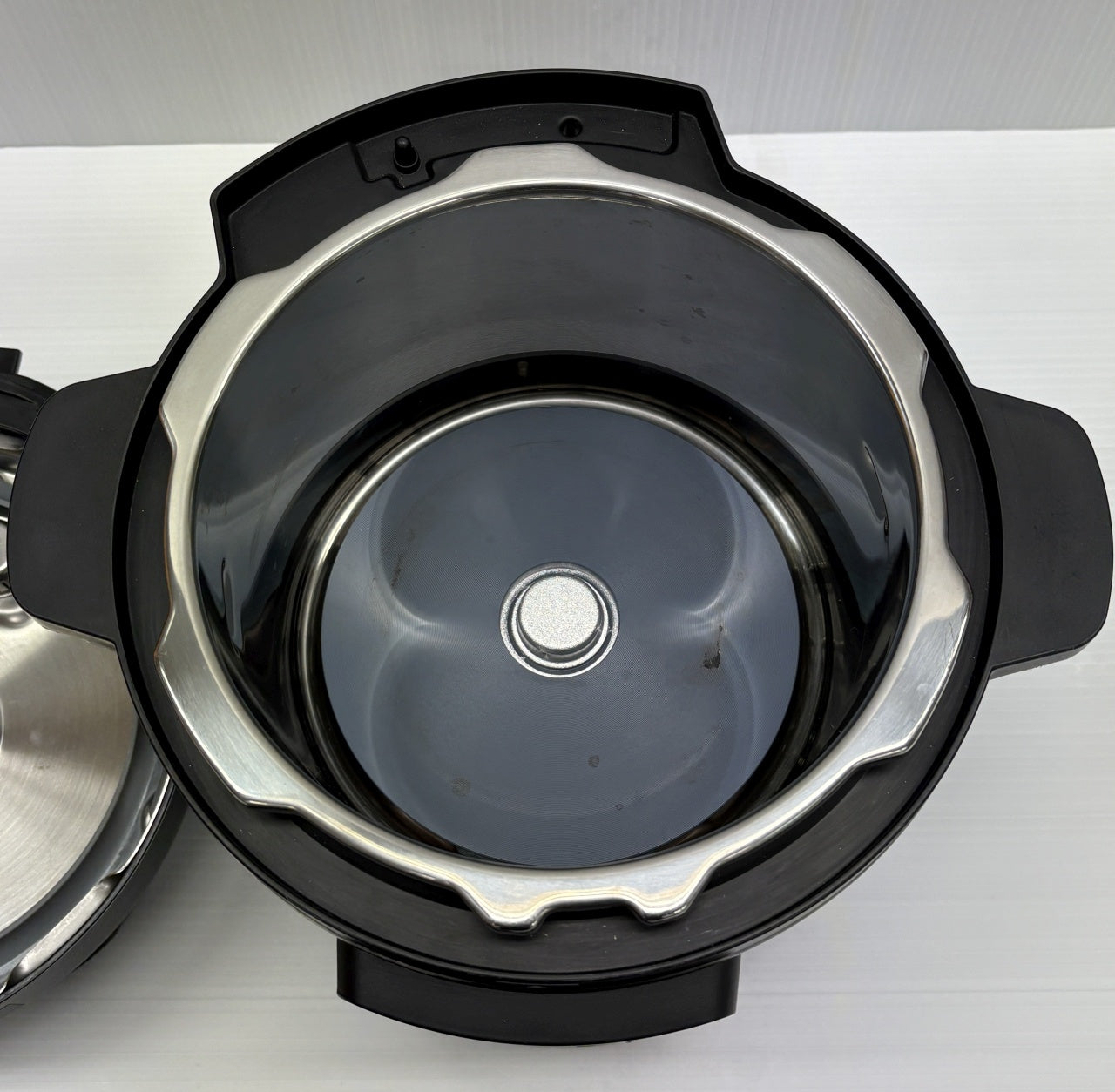 送料無料 パナソニック 3.0L電気圧力なべ SR-MP300囗T巛