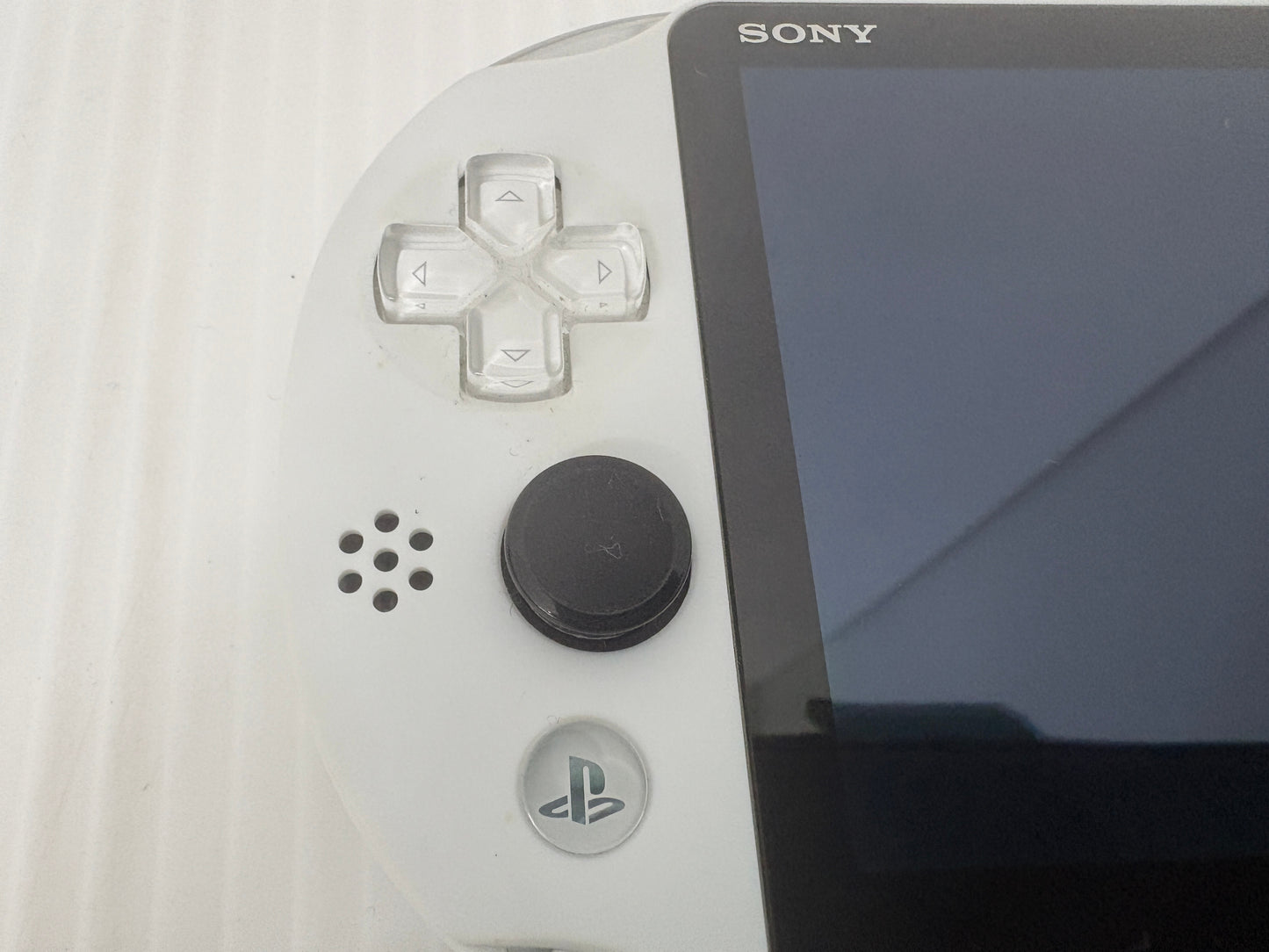 動作確認済 SONY PS Vita PCH-2000 ホワイト 本体 Minecraft 8GBメモリーカード ケース付き PSVITA