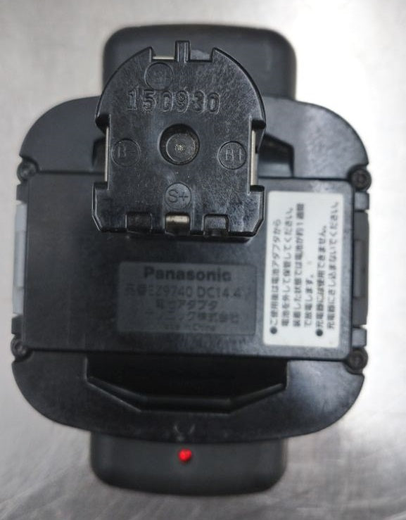 中古品 Panasonic 14.4v→12v変換 電池アダプタ EZ9740囗T巛