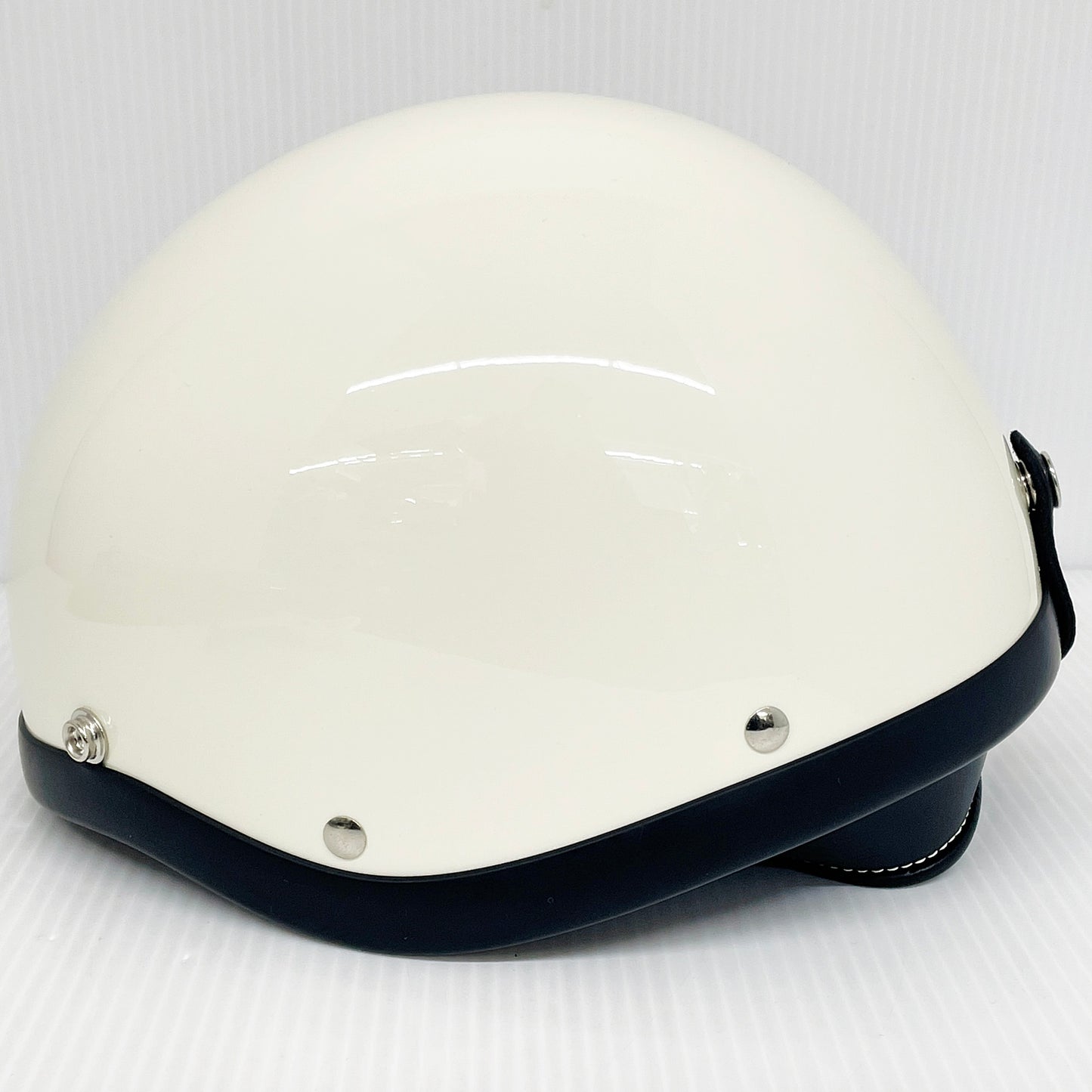 BORN FREE SHORTY ヘルメット アイボリーホワイト サイズM/L バイザー イヤーカバー 白黒チンカップ 収納袋付