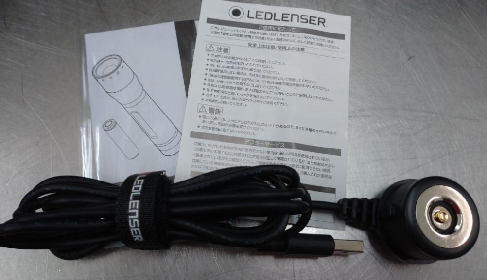 未使用品 LEDLENSER 充電式高輝度ＬＥＤライト P7R 9408-R ホルダー付きセット囗T巛
