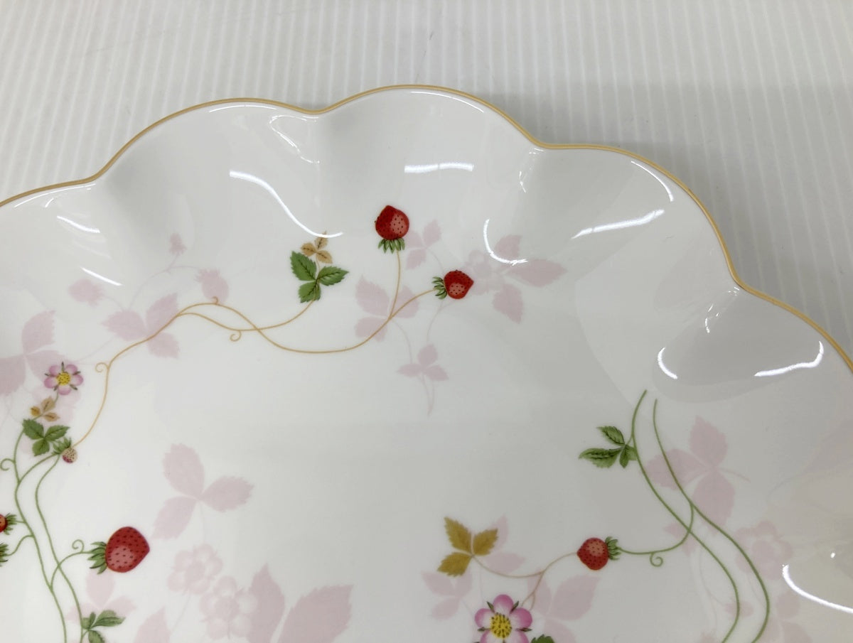 WEDGWOOD ワイルドストロベリー ペタルトレイ 24cm