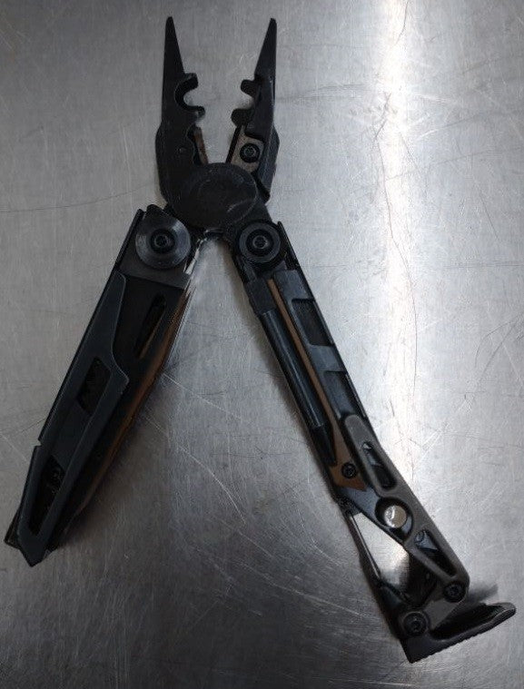 中古品 レザーマンツール LEATHERMAN マルチツール MUT EOD囗T巛