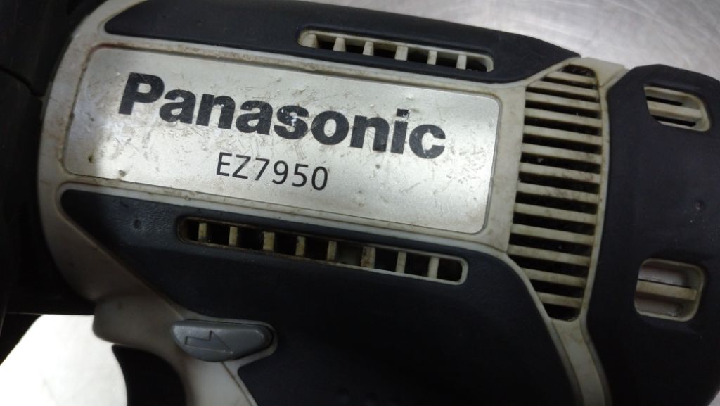 中古品 Panasonic 18V充電式振動ドリルドライバー EZ7950囗T巛