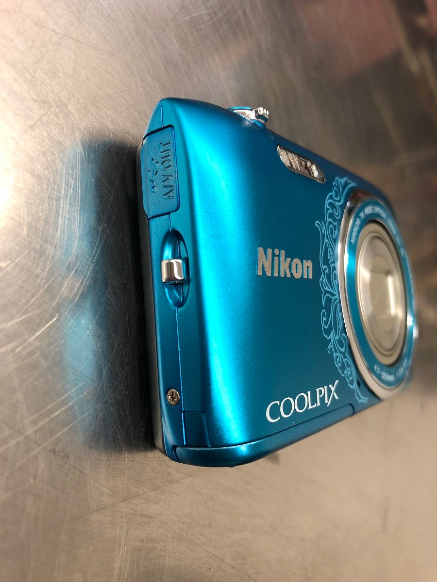 送料無料 ジャンク 通電不可 Nikon ニコン COOLPIX S3500 デジタルカメラ 囗K巛