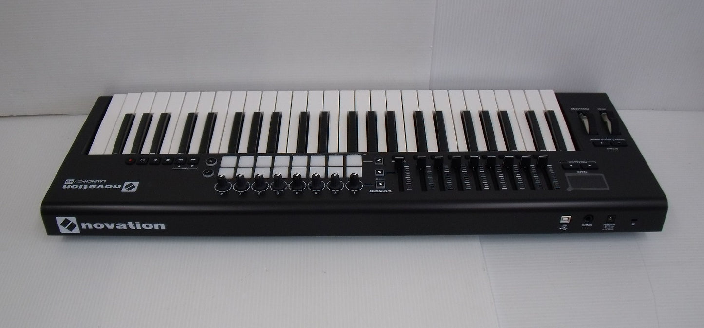 novation MIDIキーボード 49鍵 LAUNCHKEY 49 MK2囗T巛