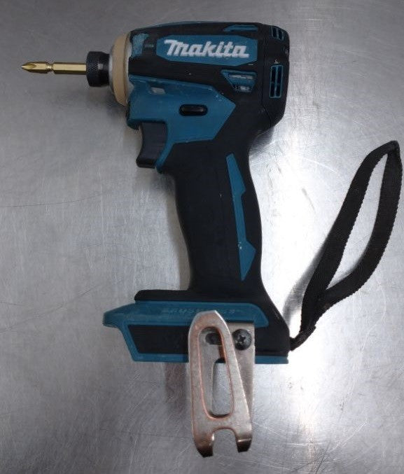 中古品 Makita １８Ｖ充電式インパクトドライバー ＴＤ１７２Ｄ 本体のみ囗T巛