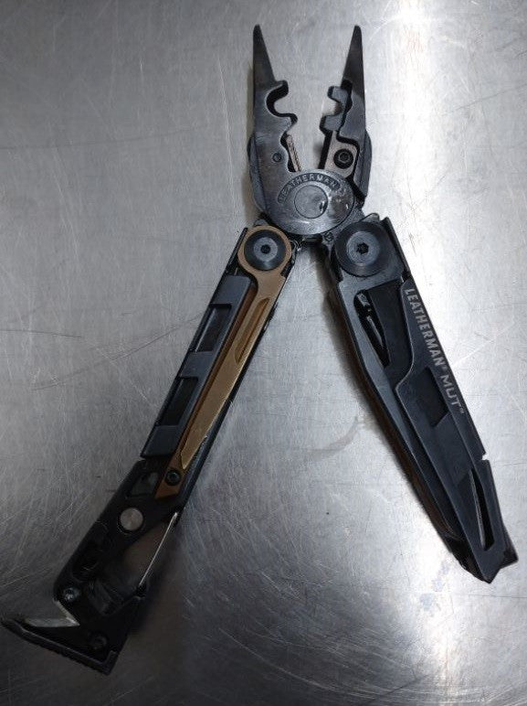 中古品 レザーマンツール LEATHERMAN マルチツール MUT EOD囗T巛